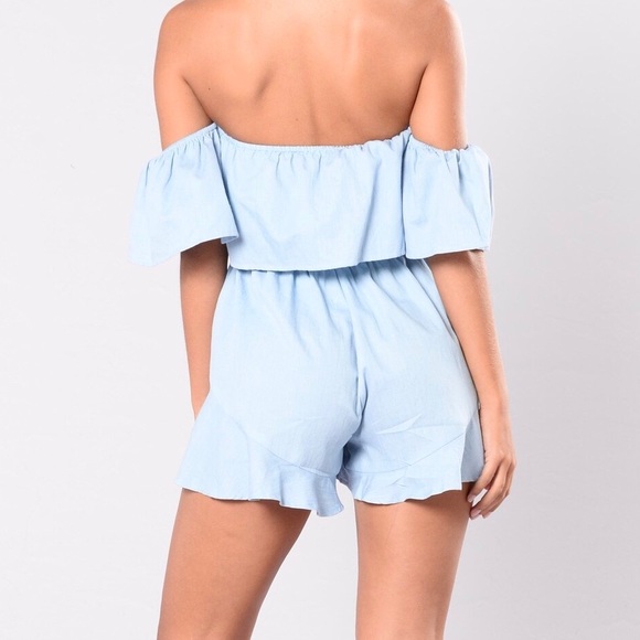 ❌❌ SOLD ❌❌ Fashion Nova Off Shoulder Ruffle Romper - Picture 2 of 8